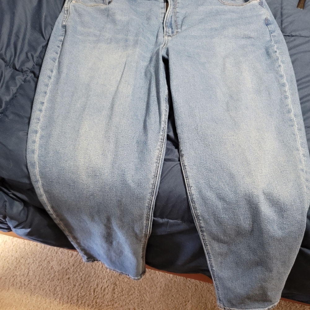 Women's American Eagle jeans